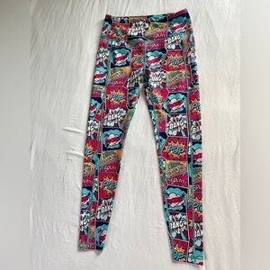 Constantly Varied Gear Knockout Comic Print Capri Leggings - Multicolor
